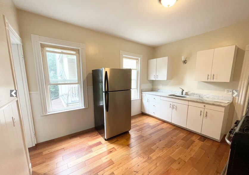 Primary Photo - 26 Taft St
