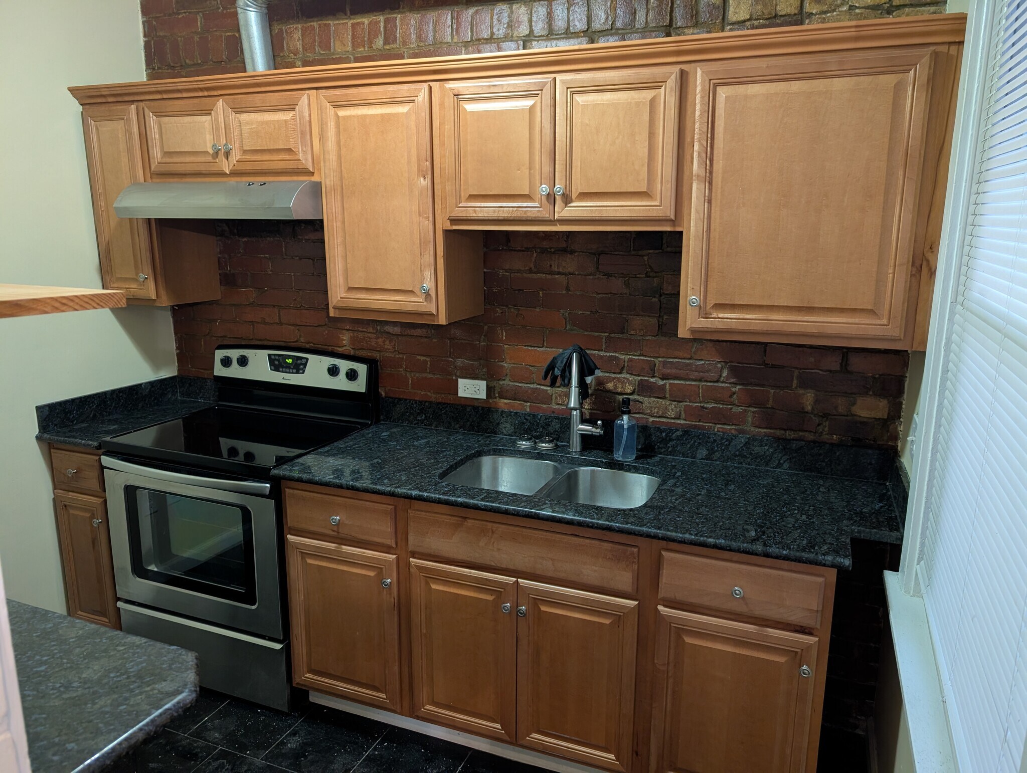 Kitchen - 250 36th St