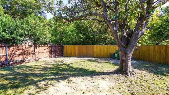 Building Photo - 1221 Cove Dr