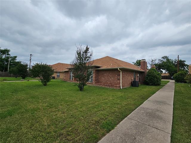 Building Photo - 3141 Tudor Ln