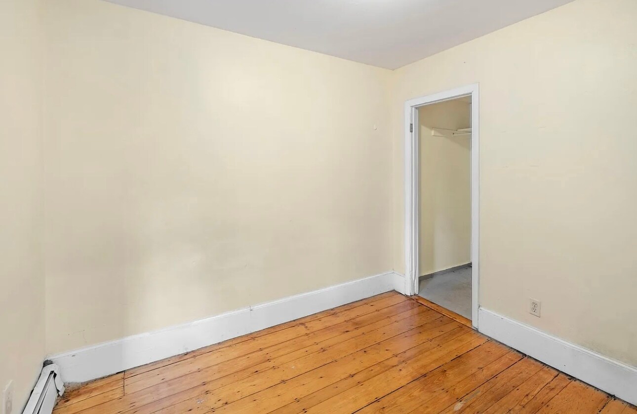 Building Photo - 65 Pleasant St