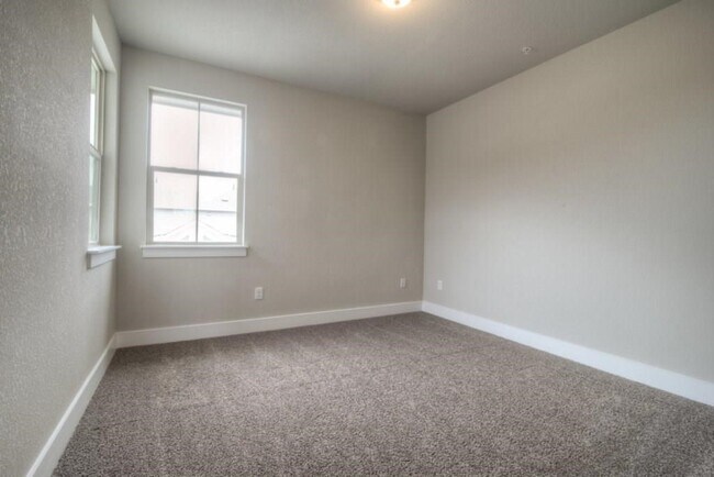 Building Photo - 7411 Pantherpaw St