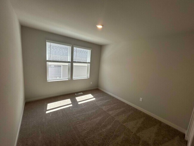 Building Photo - 15271 SW 168th Ave