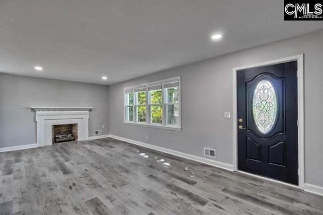 Building Photo - 4057 Rosewood Dr