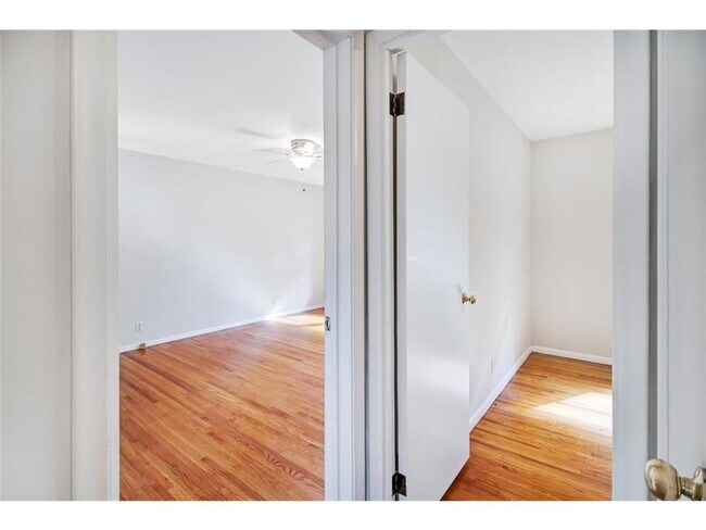 Building Photo - 3829 Ewing Ave S