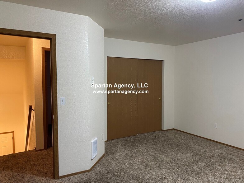 Building Photo - 131 23rd Ave SE