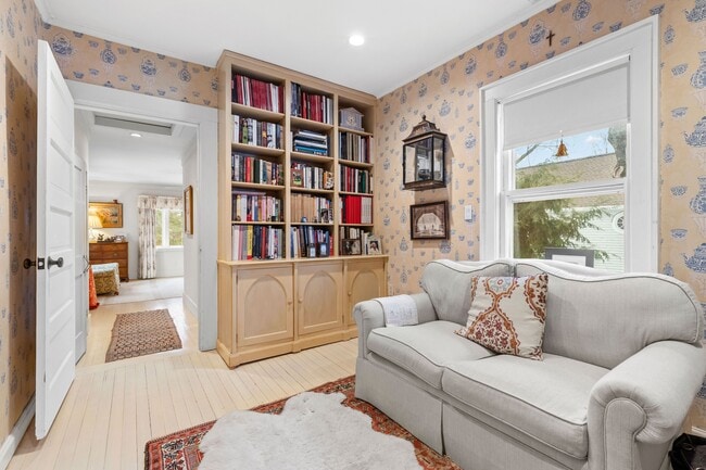 Building Photo - 13 Lockwood Ave