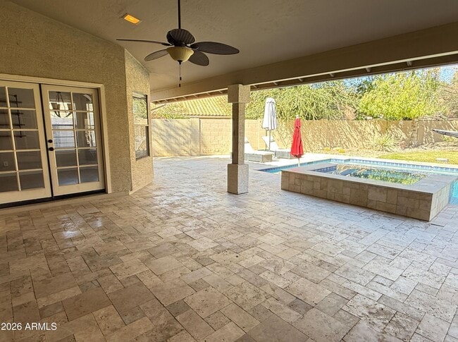 Building Photo - 902 W Sherri Dr