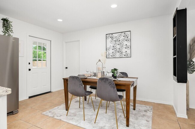 Building Photo - Cute & Cozy Dream Home in Mission