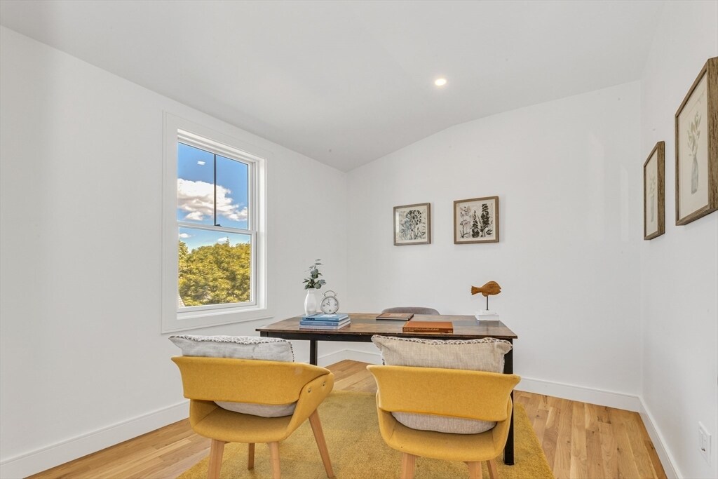 Building Photo - 142 Birch St