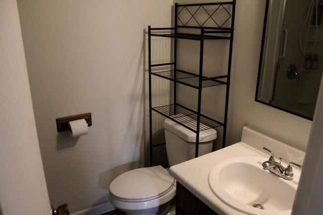 Building Photo - 209 East Ave