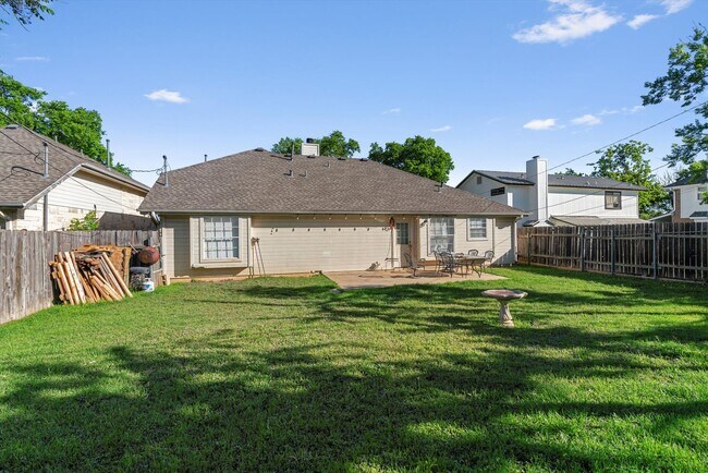 Building Photo - Large 3-Bedroom Home in West Round Rock!