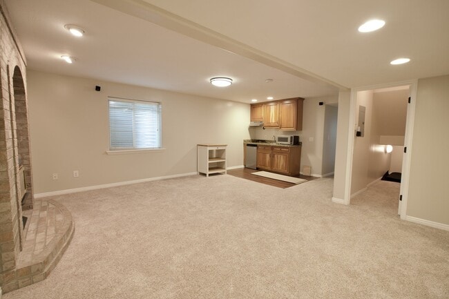 Building Photo - 7136 Ponderosa Way