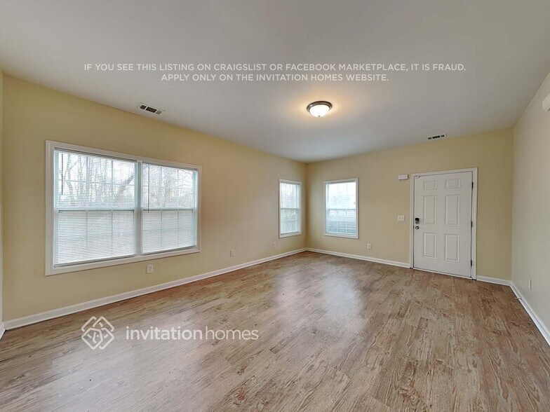 Building Photo - 2420 Brighton Ct