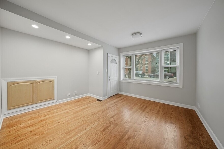 Building Photo - 1548 N Honore St