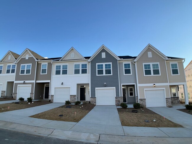 Building Photo - Brand New Townhome in Lawson Townes, Haw River, NC