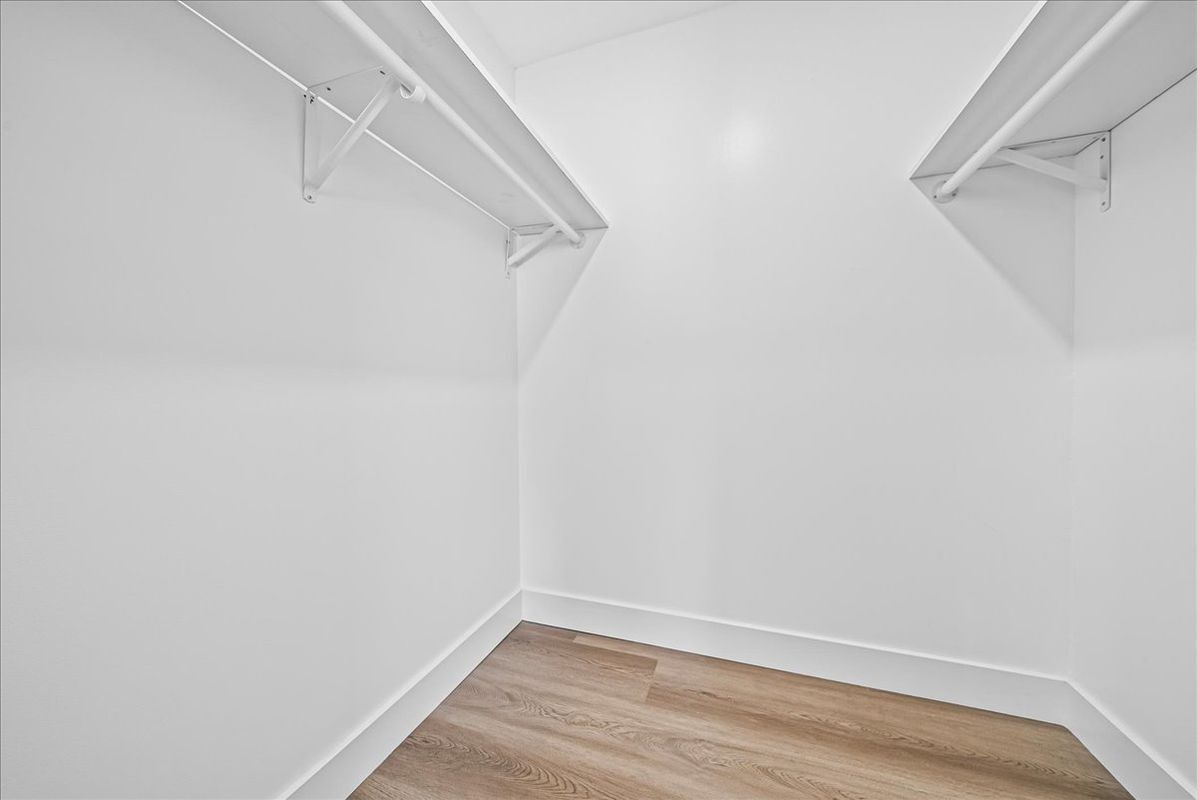 Building Photo - 1910 Gulf Shore Blvd N