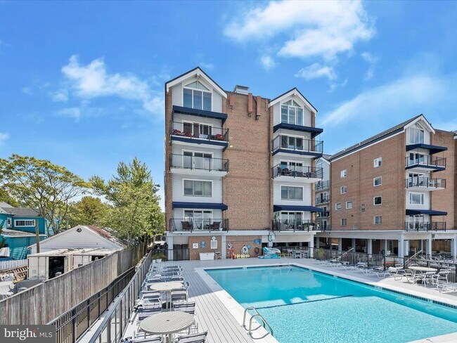 Building Photo - 312 Severn Ave