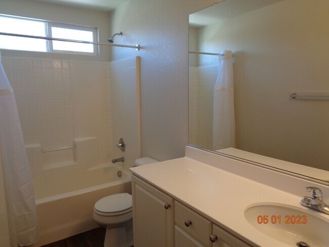Building Photo - 2739 Garnet Ln