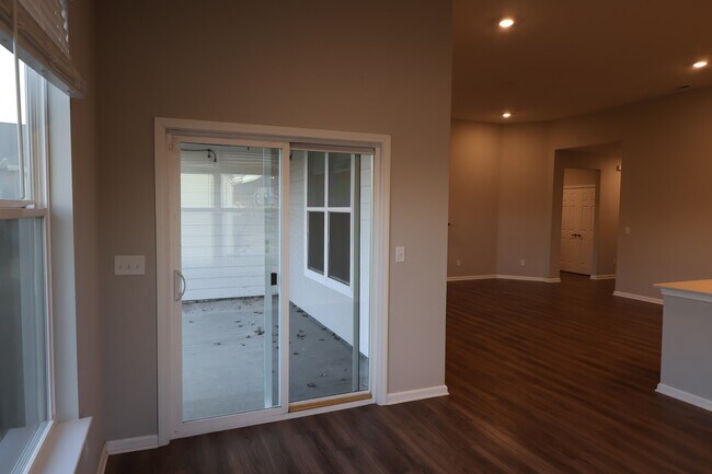 Building Photo - 2951 Daylily Dr