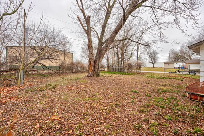 Building Photo - 5 bed 2 bath home in Noble,OK