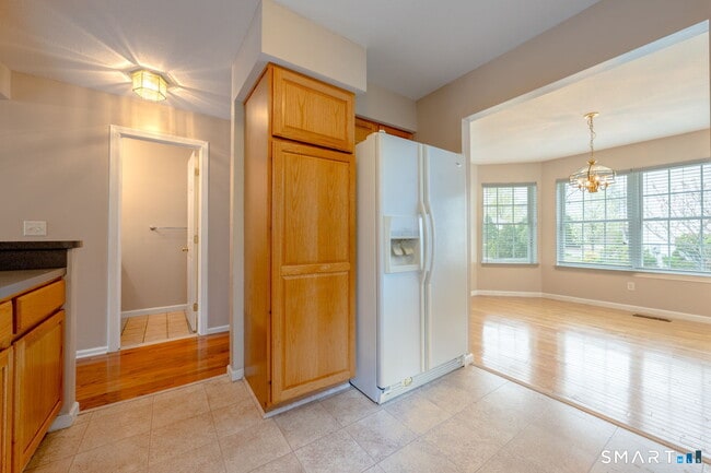 Building Photo - 47 Tunxis St