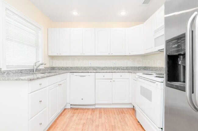 Building Photo - 1313 Buckingham Rd