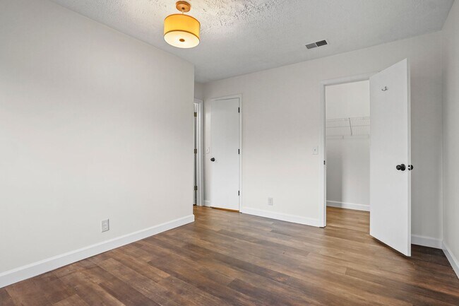 Building Photo - 114 Waters Edge Ln