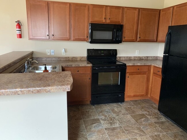 Building Photo - 2 Bedroom, 2 bathroom apartment IMMEDIATE MOVE IN