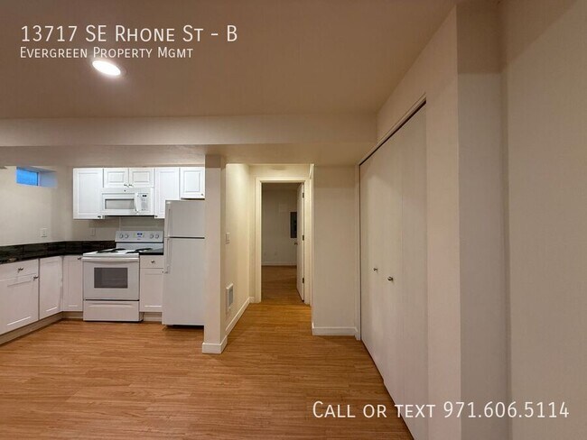 Building Photo - 13717 SE Rhone St