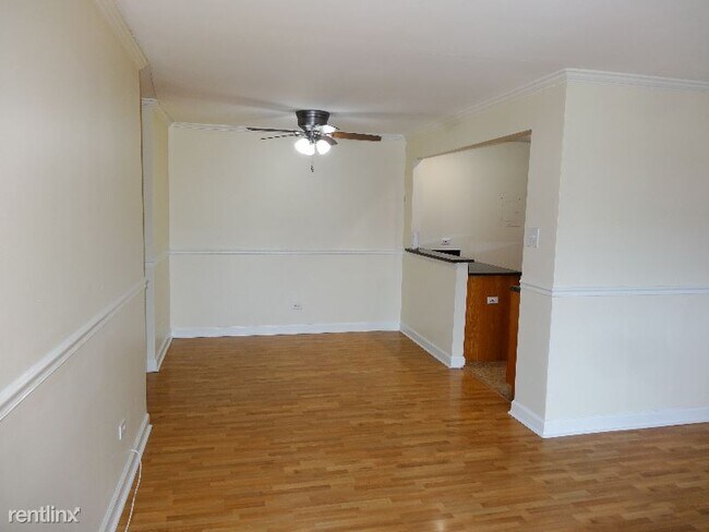 Building Photo - 2 br, 1 bath Condo - 670 Marilyn Ave