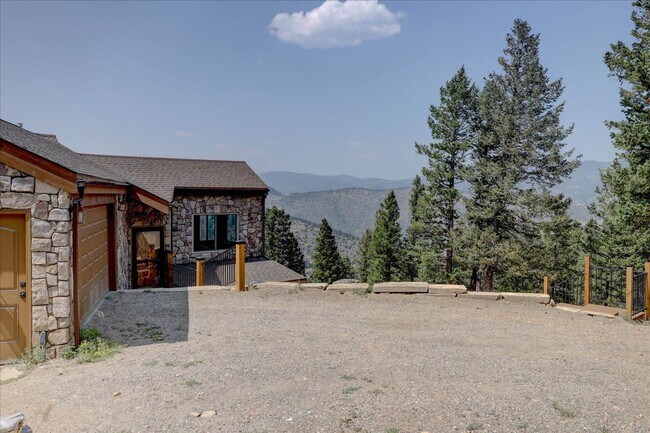 Building Photo - 85 Santa Fe Mountain Rd