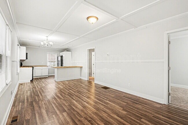 Building Photo - 2135 Jernigan Dr SE