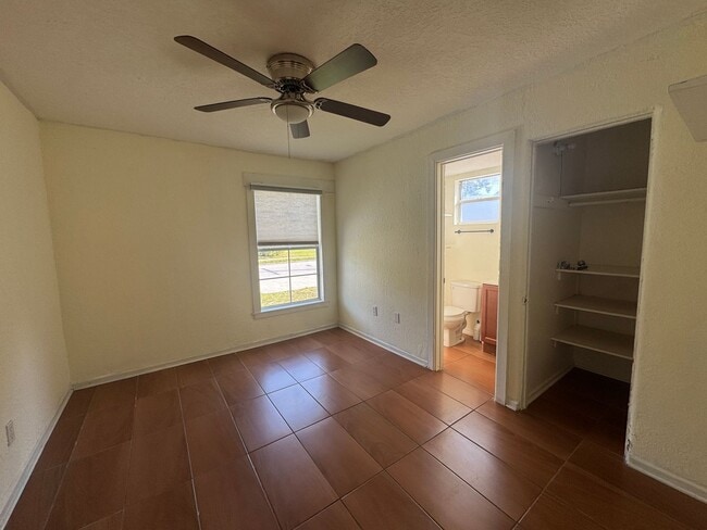 Building Photo - 636 Columbia St