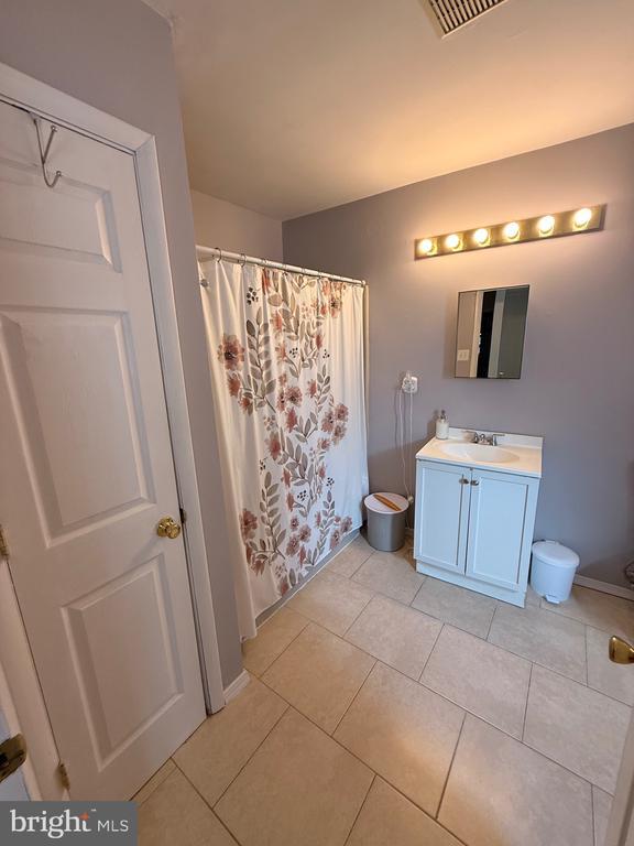 Building Photo - 335 Myrtle Ave