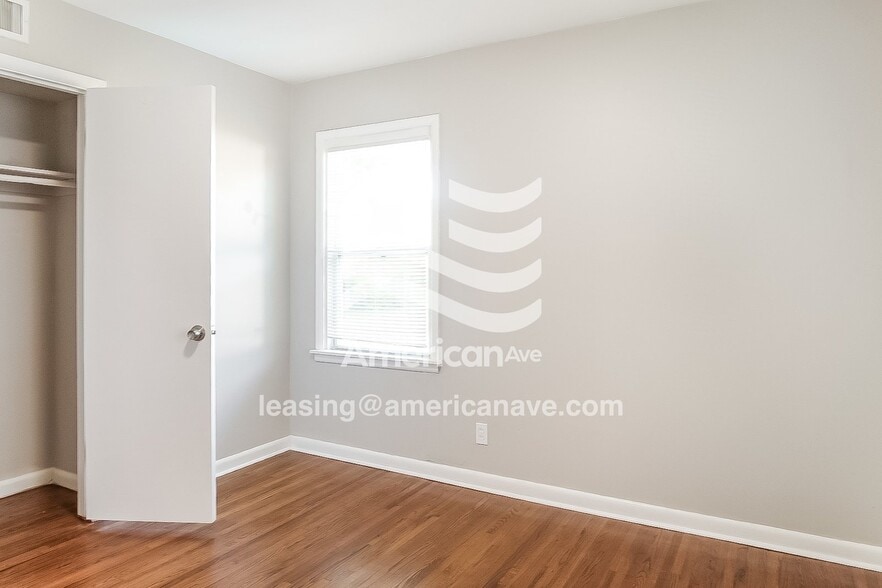 Building Photo - 4959 N Trenton Ave