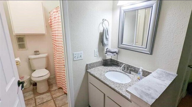 Building Photo - 15534 Zabolio Dr