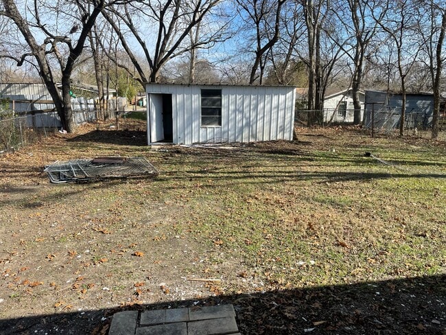 Building Photo - 613 S Andrews Ave