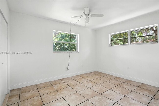 Building Photo - 10848 NE 3rd Ct