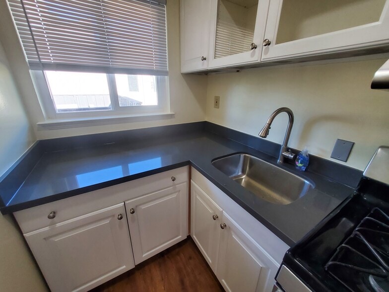 Building Photo - 1123 Chula Vista Ave