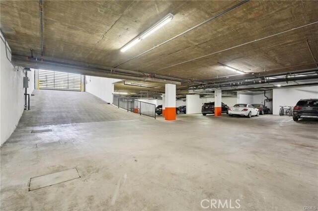 Building Photo - 637 S Fairfax Ave