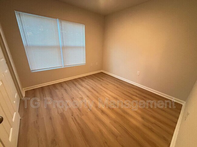 Building Photo - 2235 Orchard St