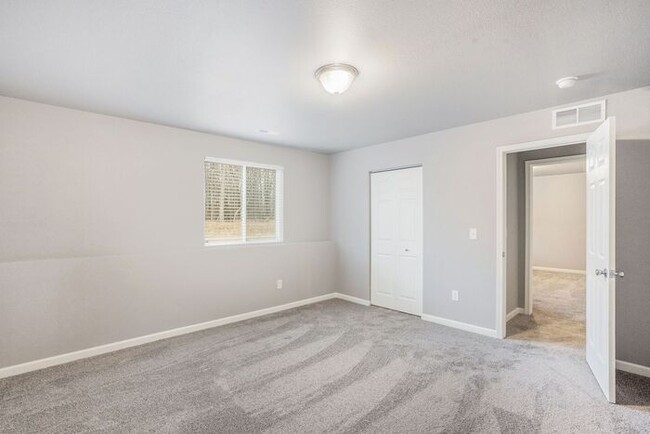 Building Photo - 3723 Pristine Ave
