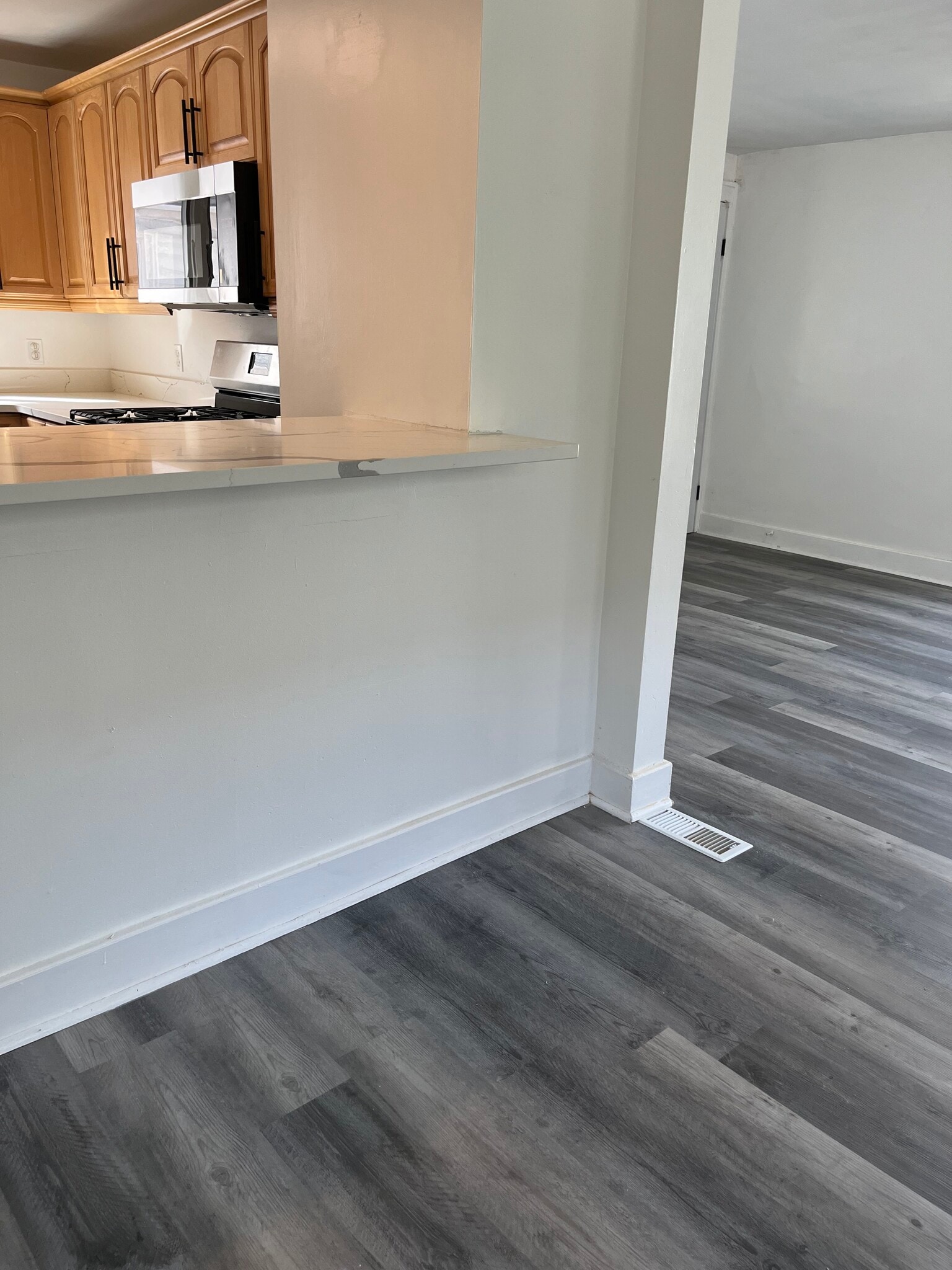 Building Photo - 337 Saint Lawrence Ave