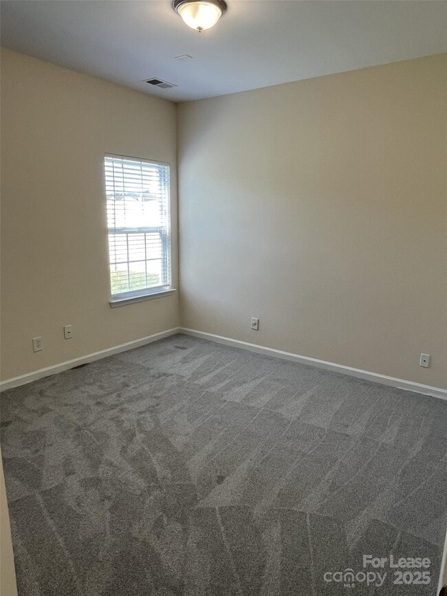 Building Photo - 242 Summit Park Ct