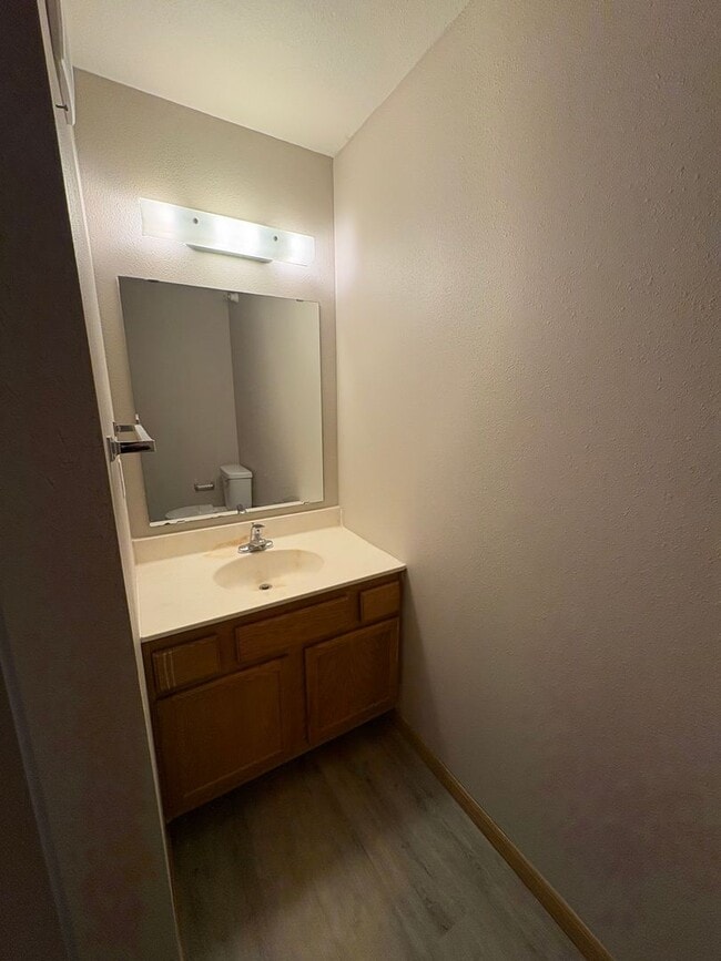 Interior Photo - Eagle Pointe (2550 Voyageur)