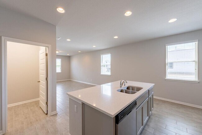 Building Photo - 12411 Zenyatta Dr