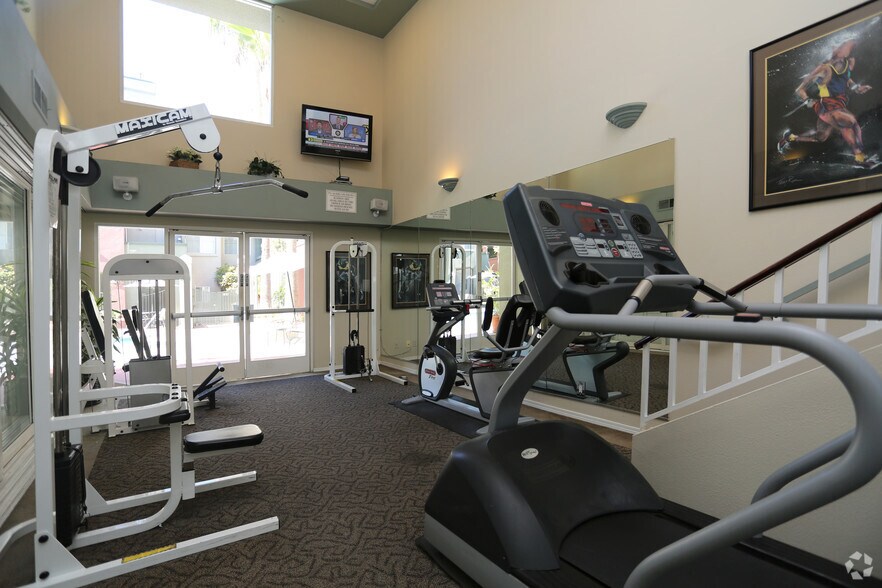 CentrePointe Apartments 3701 Overland Ave Los Angeles CA 90034