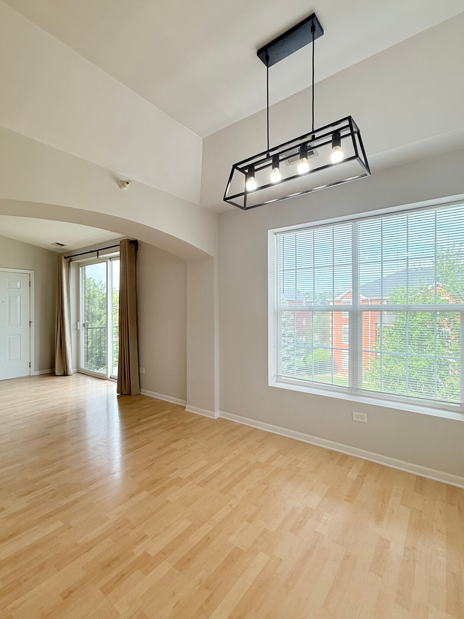 Building Photo - 16631 Liberty Cir