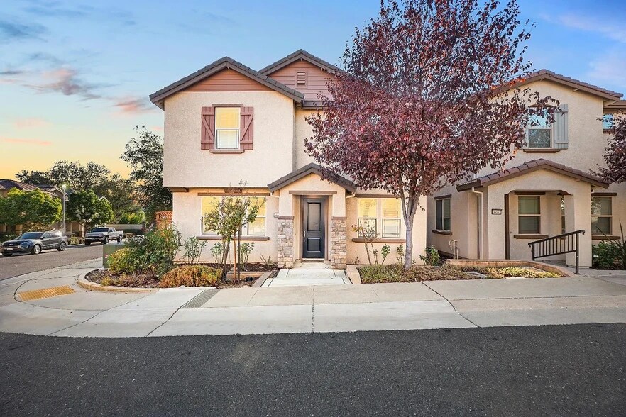 Building Photo - 663 Addison Ln